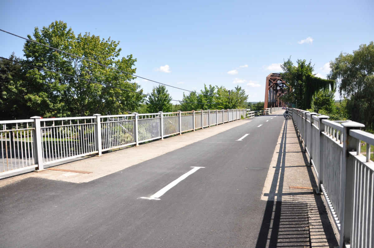 Bill Thorpe Walking Bridge 