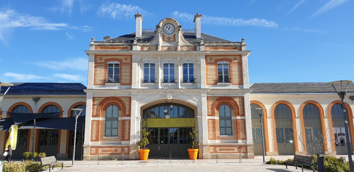 Gare de Vichy, ancien hall d'accueil, aujourd'hui un restaurant 
