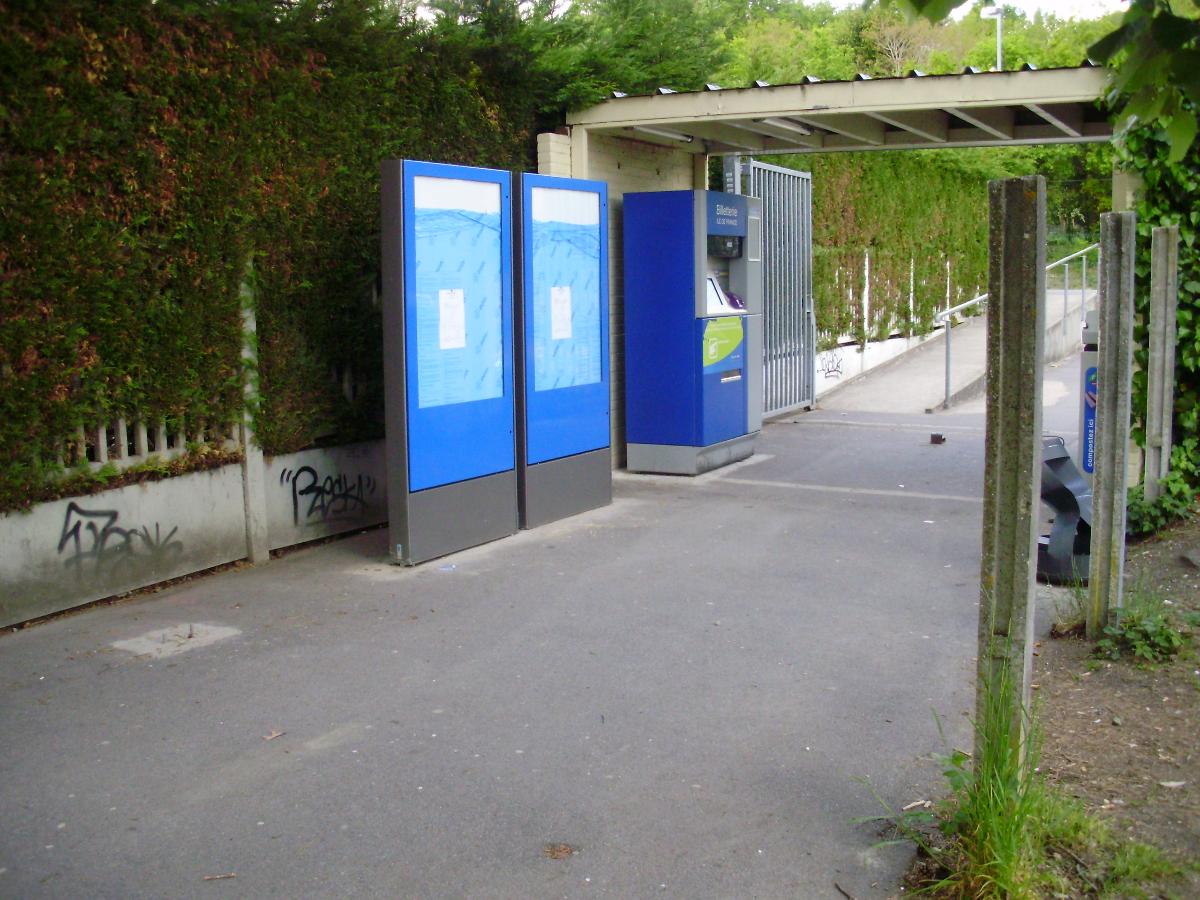 Dourdan - La Forêt Railway Station 