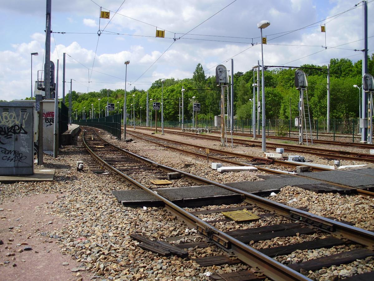 Bahnhof Dourdan - La Forêt 