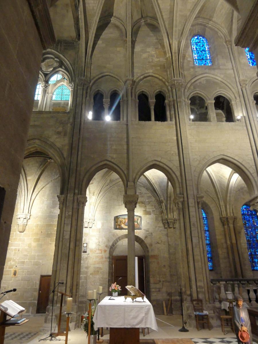 Intérieur de l'église - voir titre. 