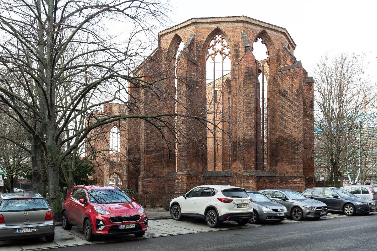 Ruine der ehem. franziskanischen Klosterkirche in Berlin-Mitte ("Graues Kloster"), erbaut um 1260 Blick auf den Ostchor von Osten