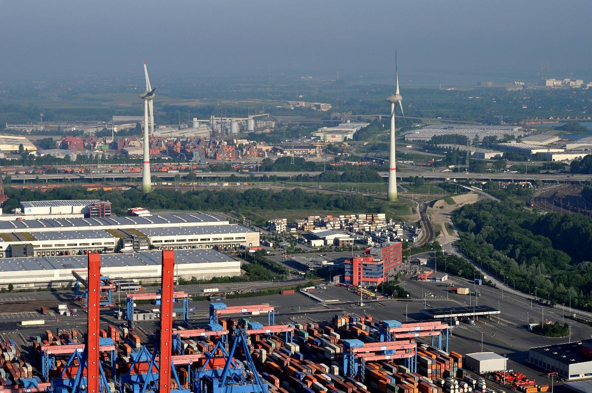 Blick über den Containerterminal auf Hamburg-Altenwerder 