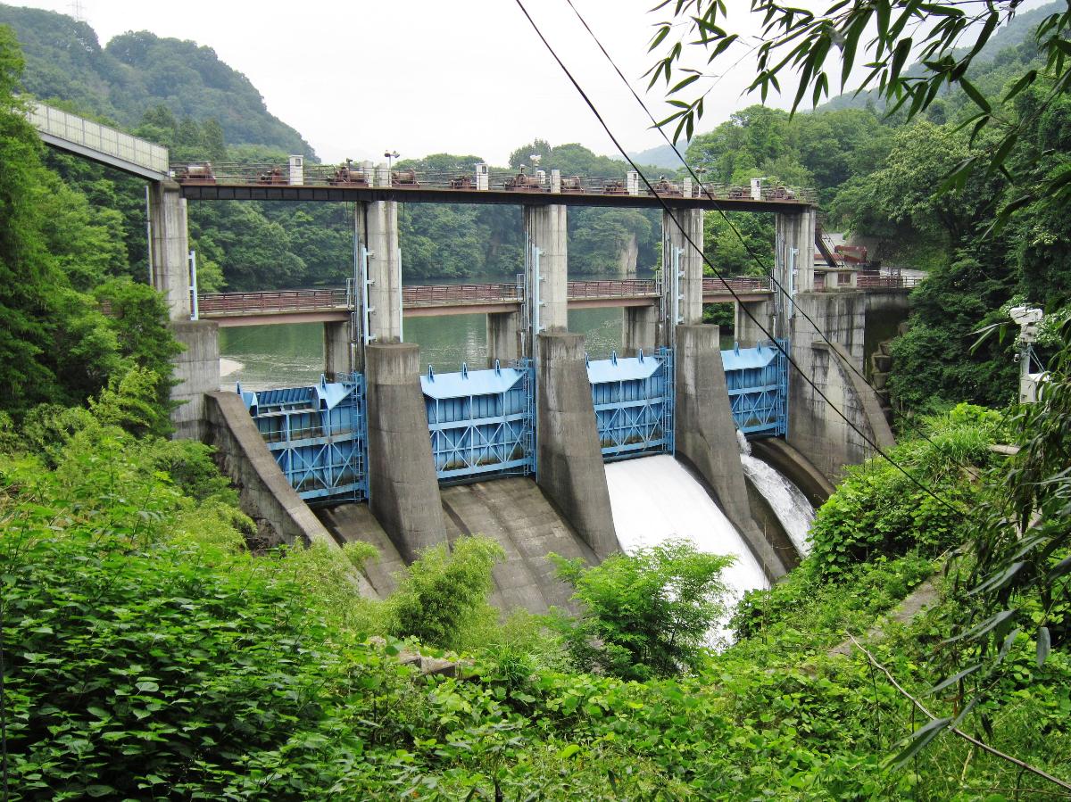 Hiraide Dam 