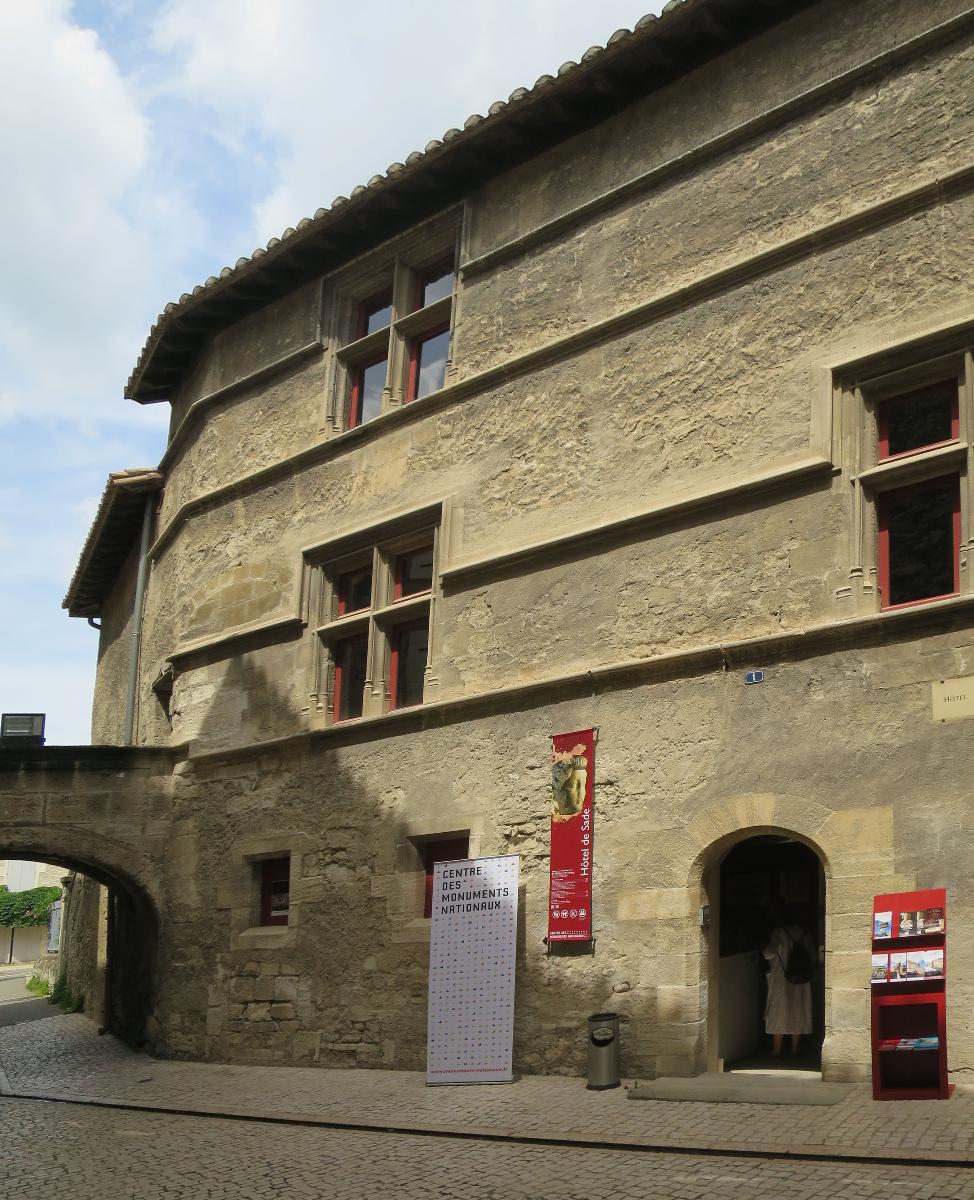 Hôtel de Sade Straßenfassade des Hôtel de Sade in Saint-Rémy-de-Provence