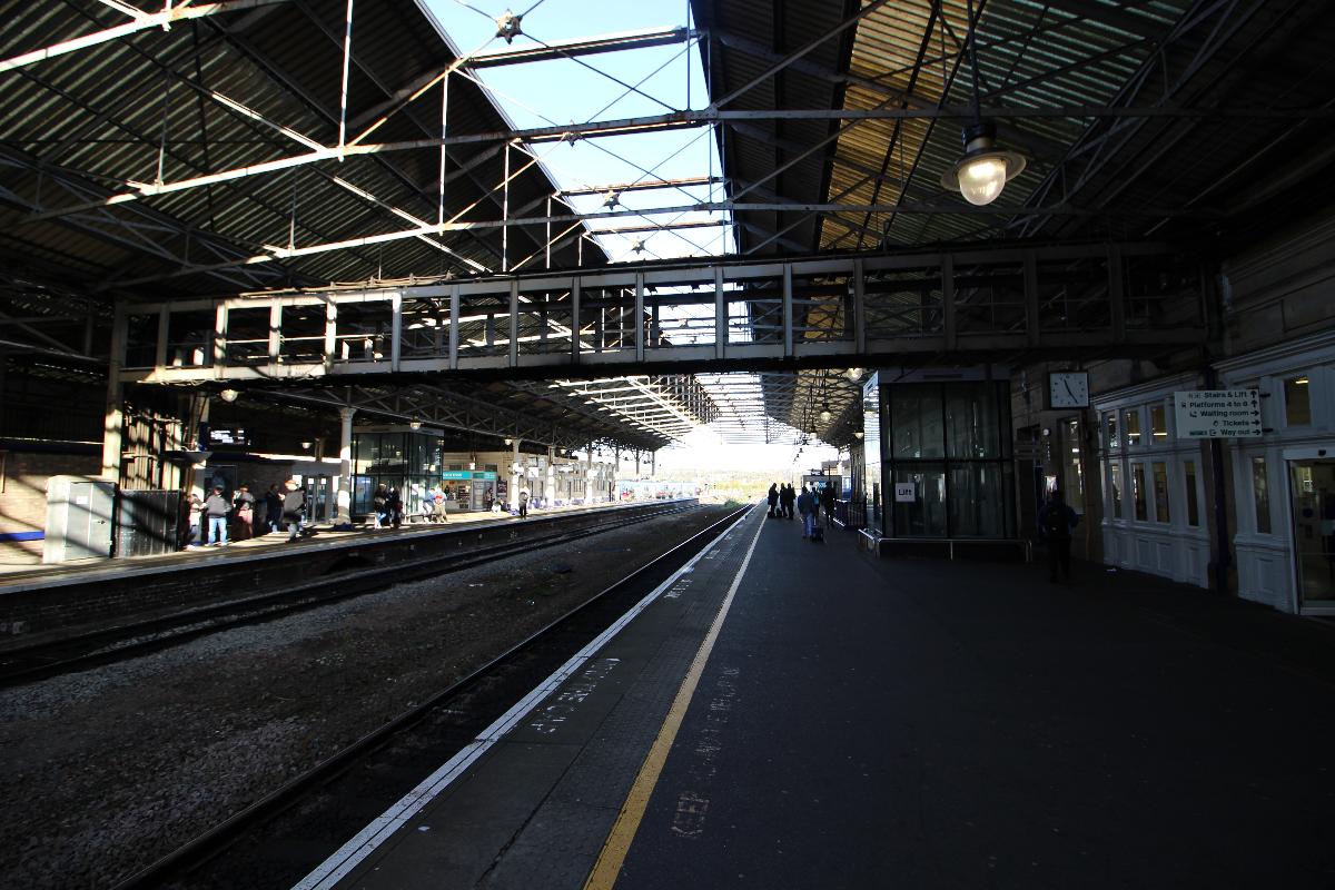Huddersfield railway station 