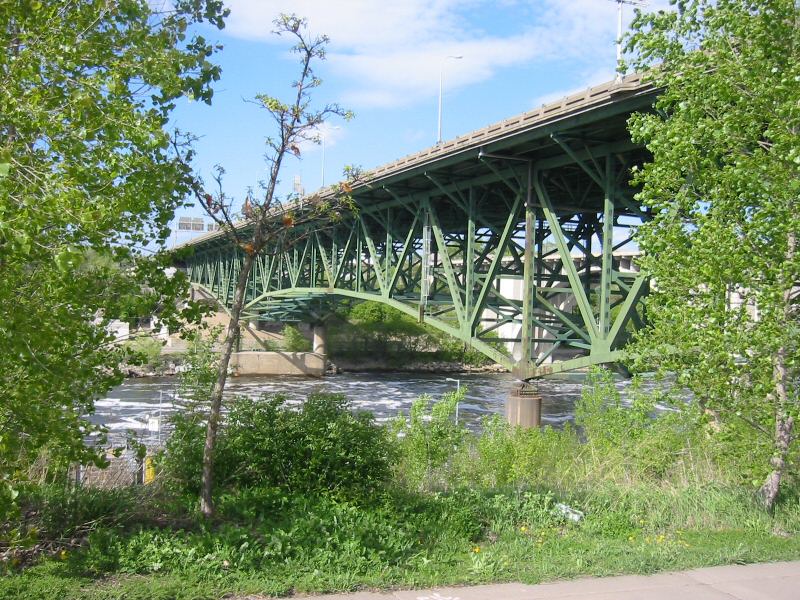 Pont de l'I-35W sur le Mississippi à Minneapolis 