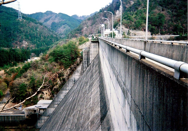 Ikuno Dam 