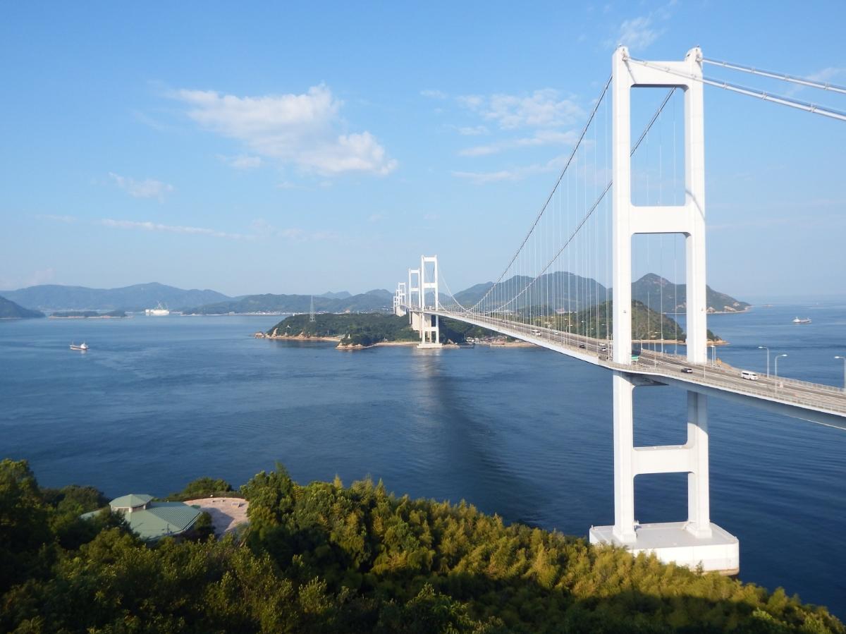 Troisième pont sur le détroit de Kurushima 