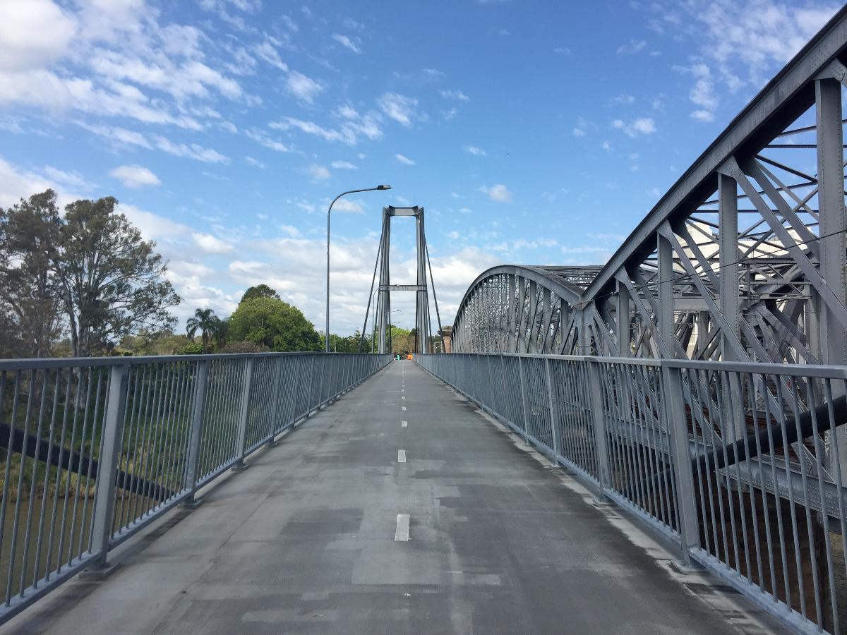 Jack Pesch Bridge and next to it Albert Bridge, Brisbane 