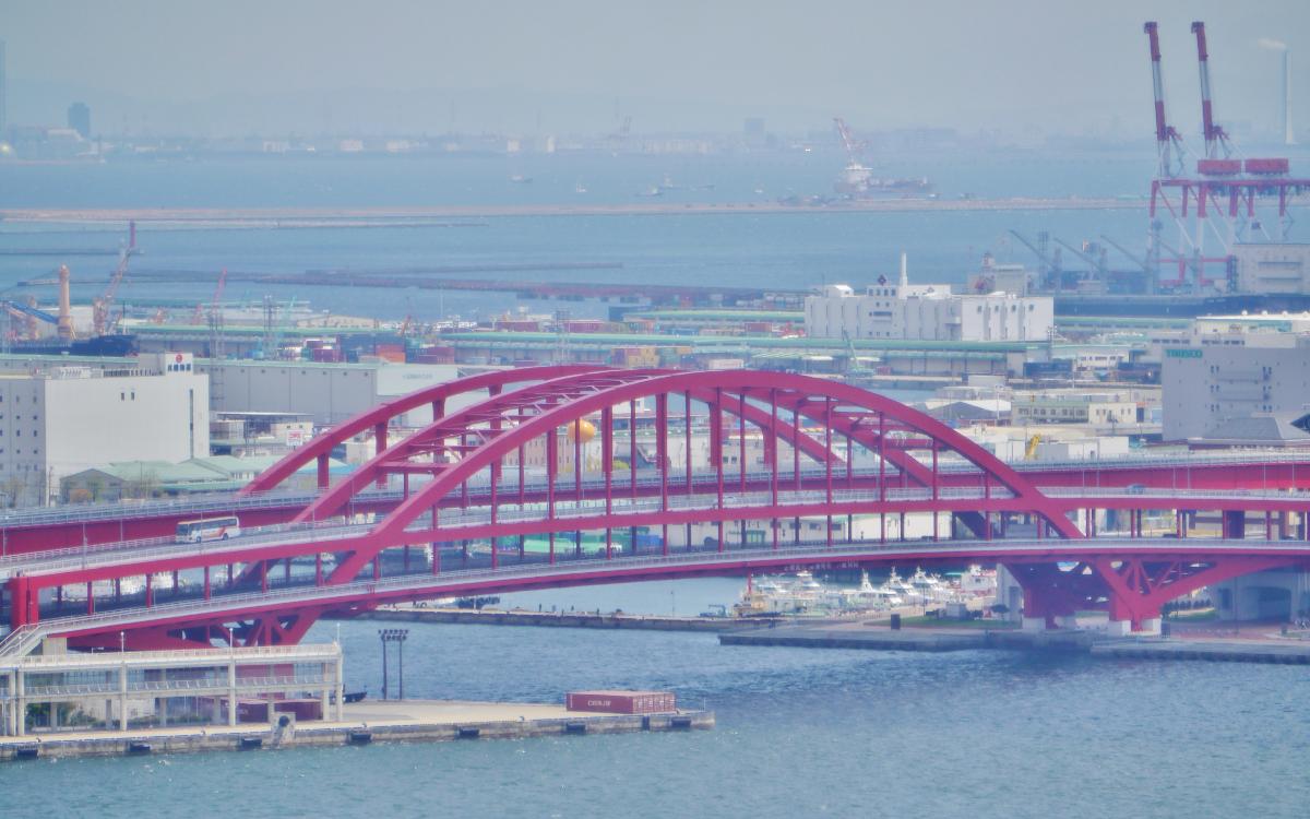 Blick vom Hafenturm auf die Kobe-Brücke, Kobe, Präfektur Hyogo, Region Kinki, Japan 
