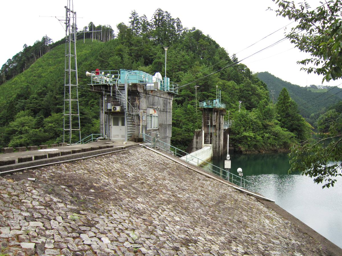 Kuchisubo Dam 