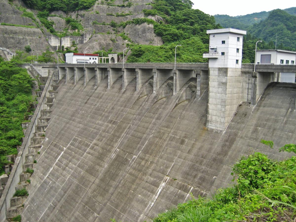 Kumanogawa Dam. 