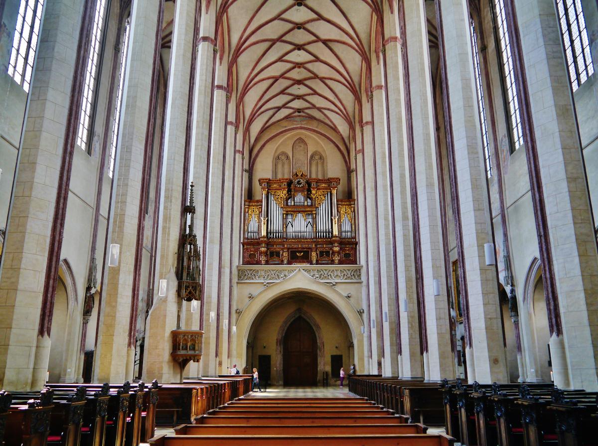Langhaus der Basilika St. Martin, Landshut, Bayern, Deutschland 