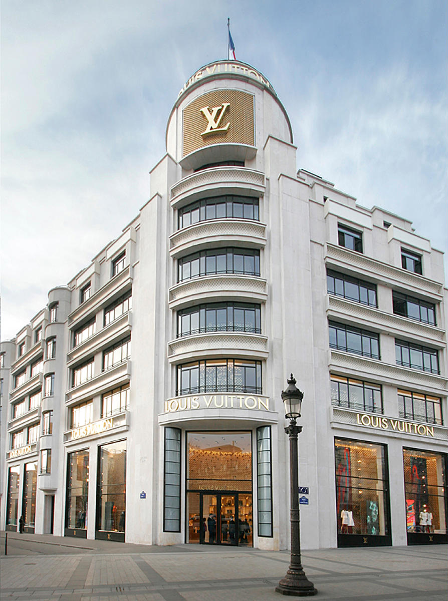 Louis Vuitton Store On The Champs Elysees Stock Photo - Download