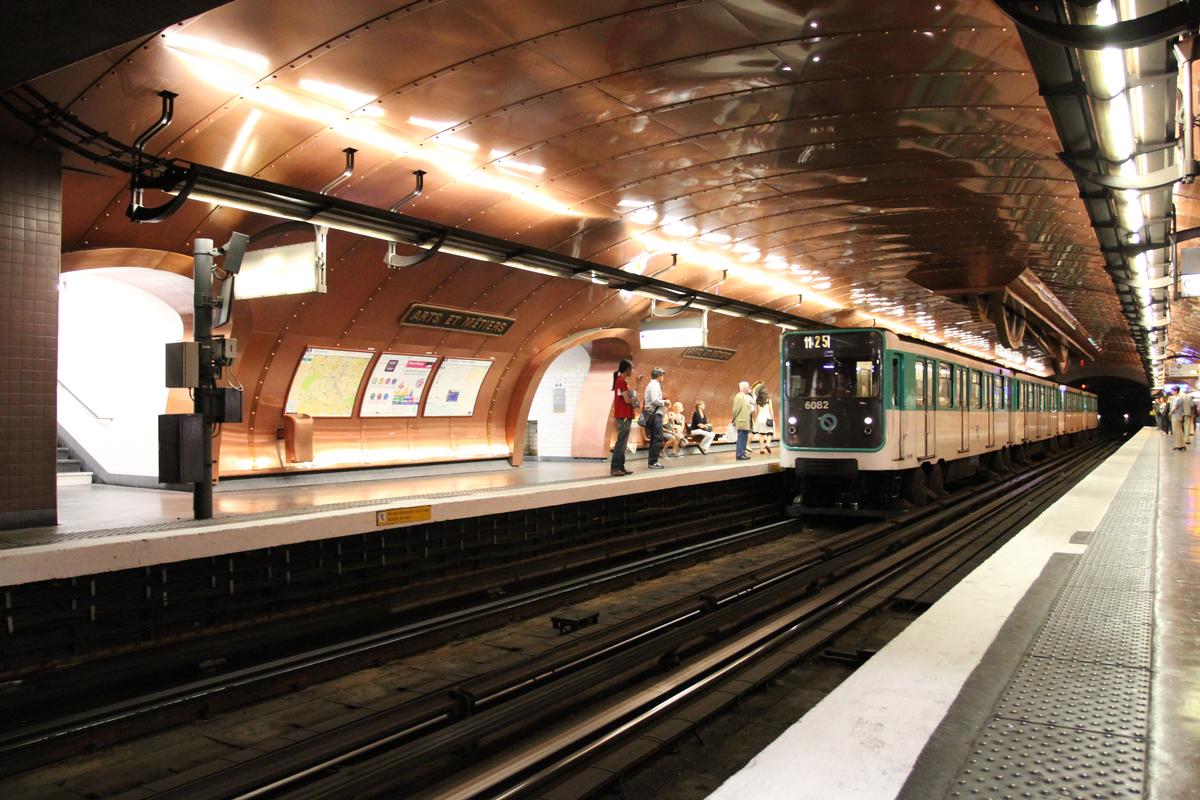 Metrobahnhof Arts et Métiers 