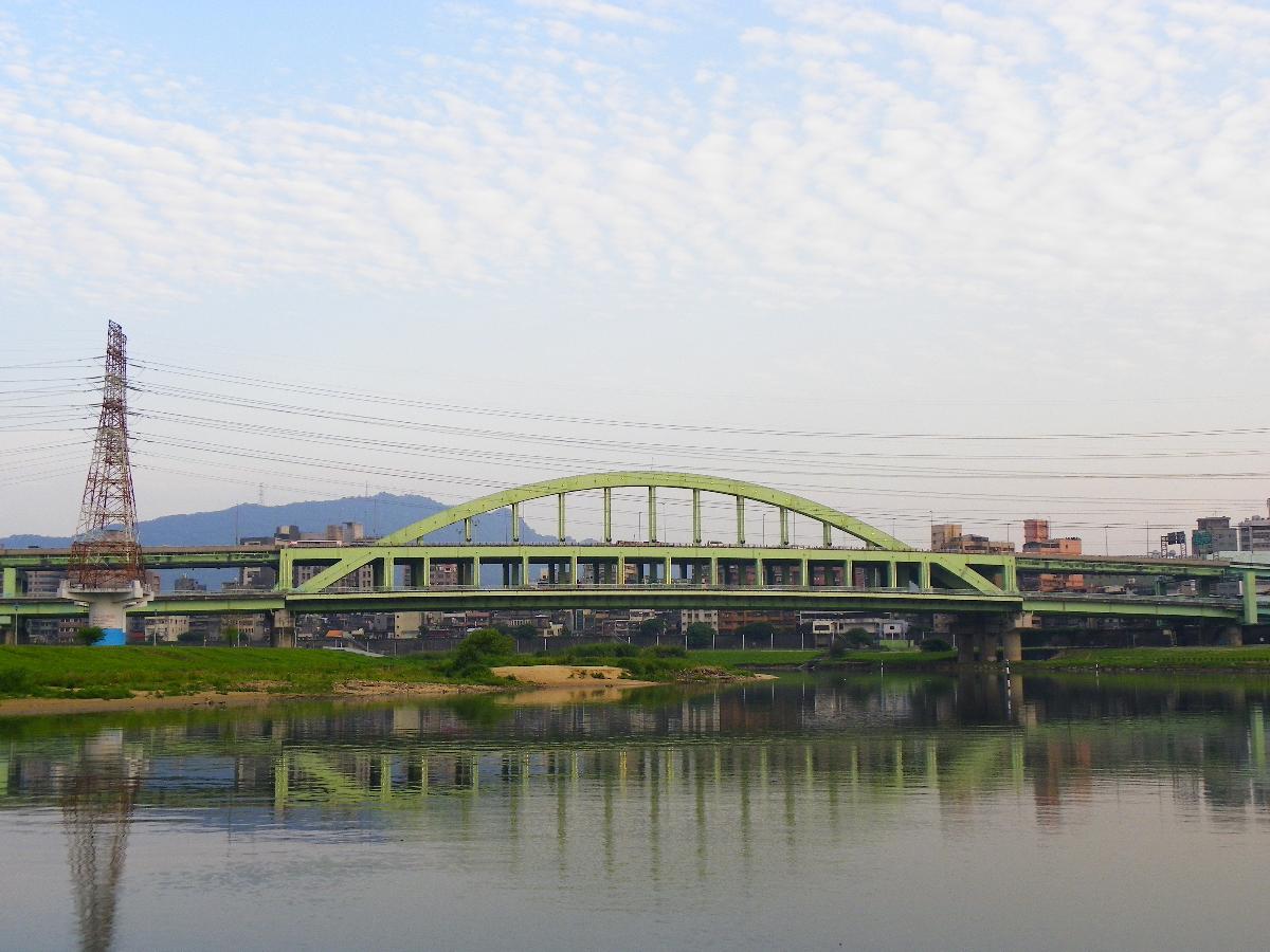 Premier pont Mei-Shywe 