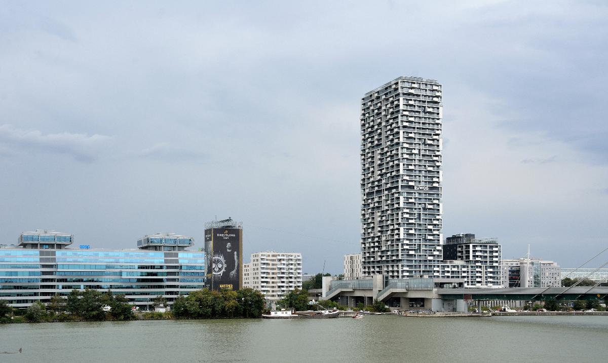 Marina Tower 