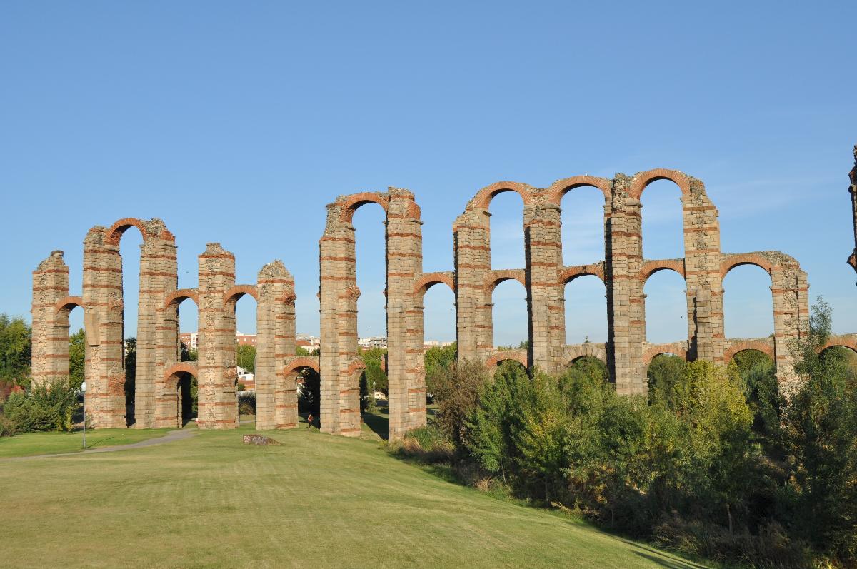Los Milagros Aqueduct 