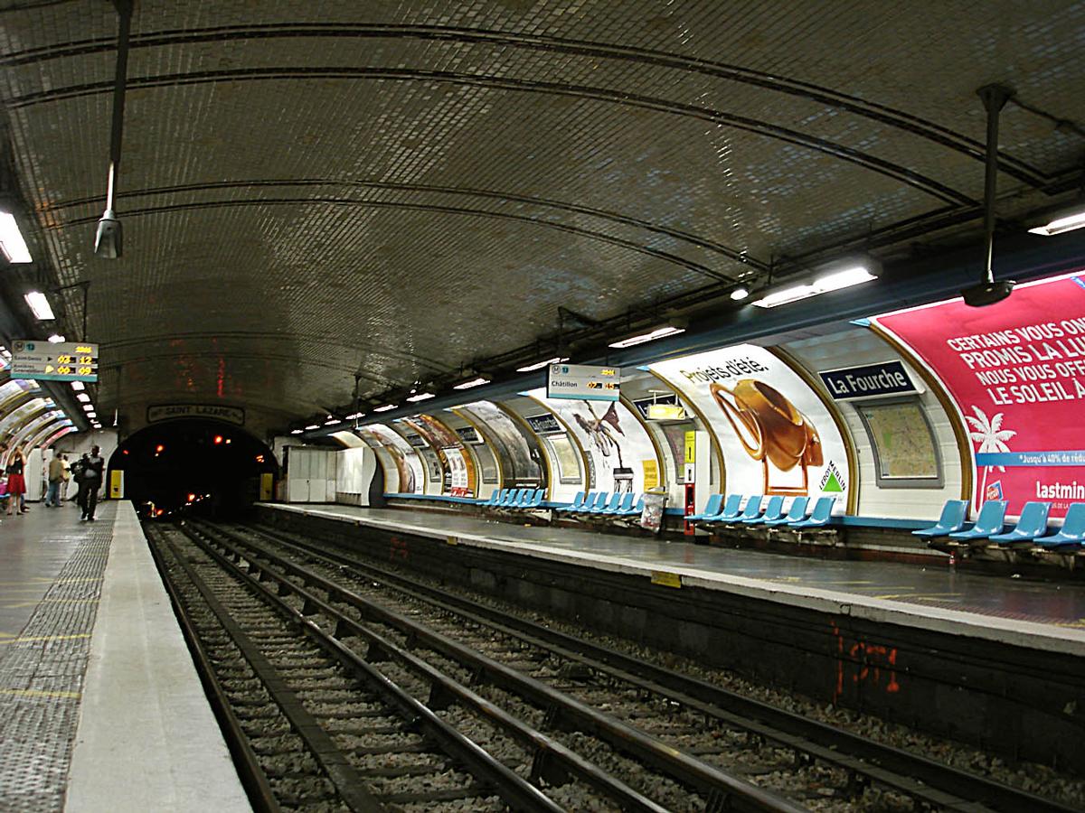 Station de métro La Fourche 