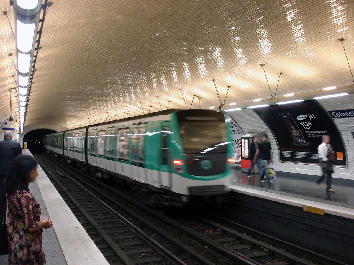 Metrobahnhof Colonel Fabien 