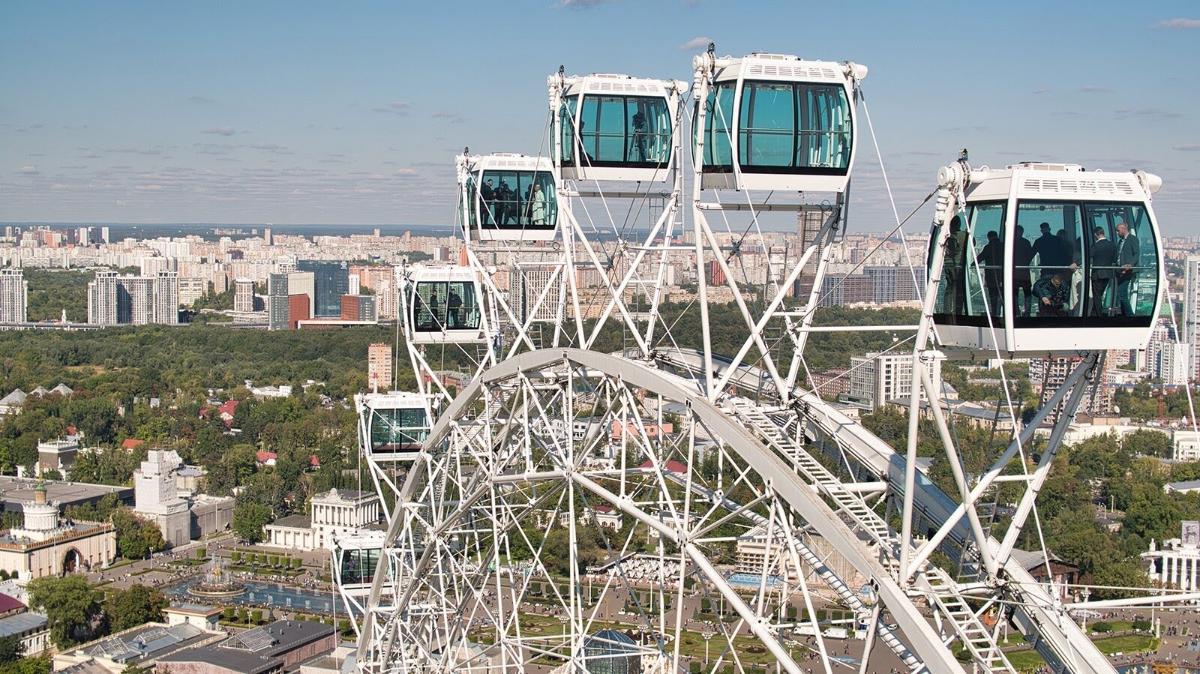 Ferris wheel "Moscow Sun" 