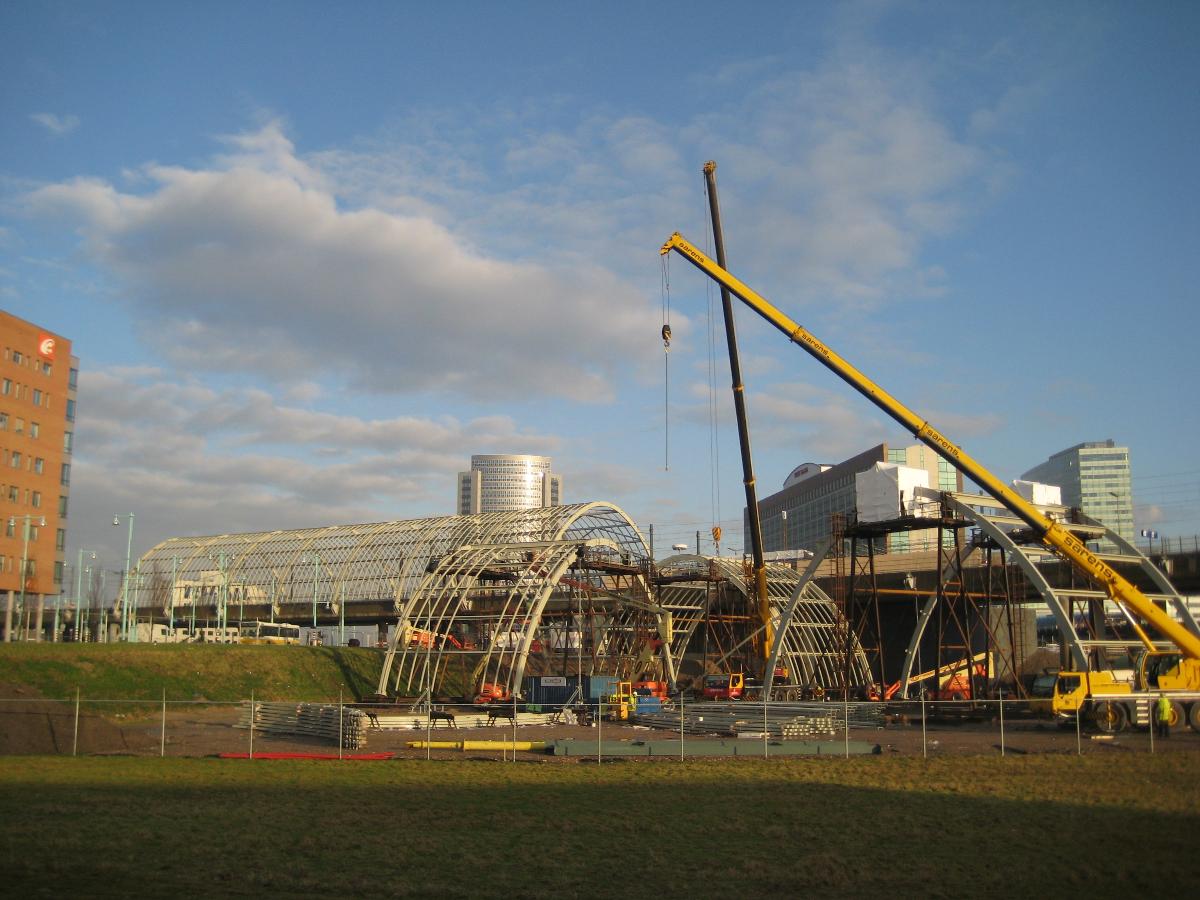 Construction of the Sloterdijk Hemboog station in the Netherlands 