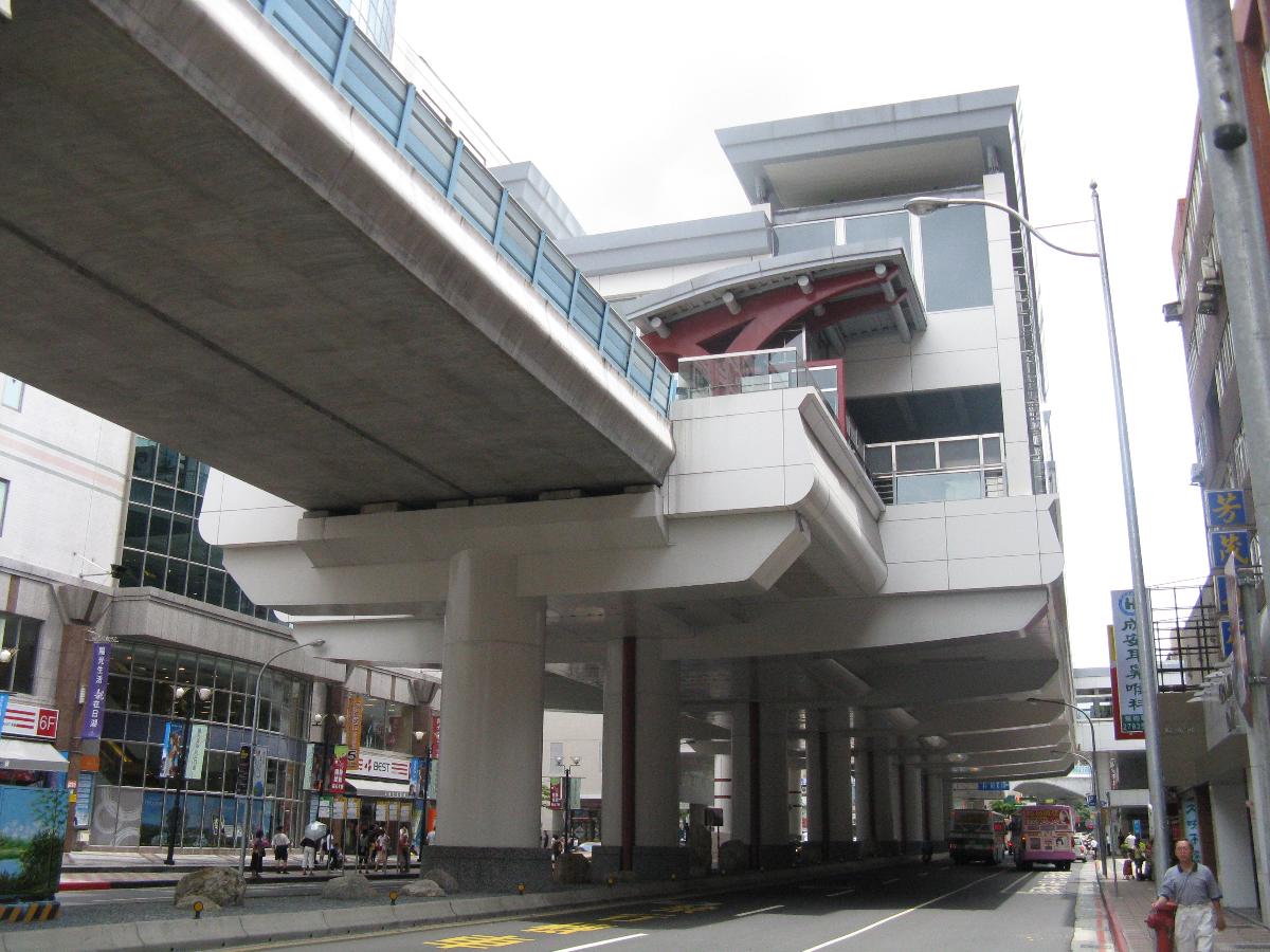 Neihu Metro Station 