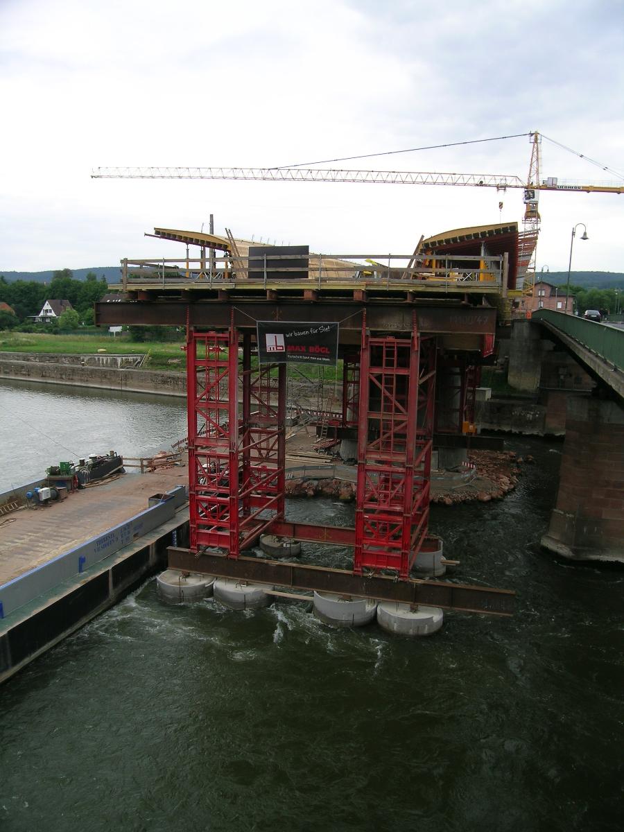 Neue Mainbrücke in Klingenberg am Main, Bauphase Stand Juli 2011 