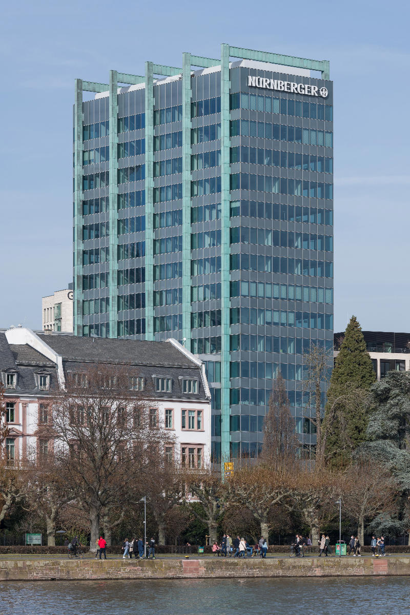 A south view of NM-1 (Neue Mainzer Straße 1), Frankfurt am Main 
