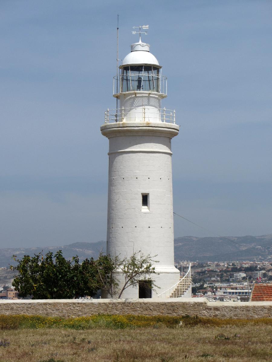Paphos (Cyprus): Lighthouse, seen from the Archeological Park 
