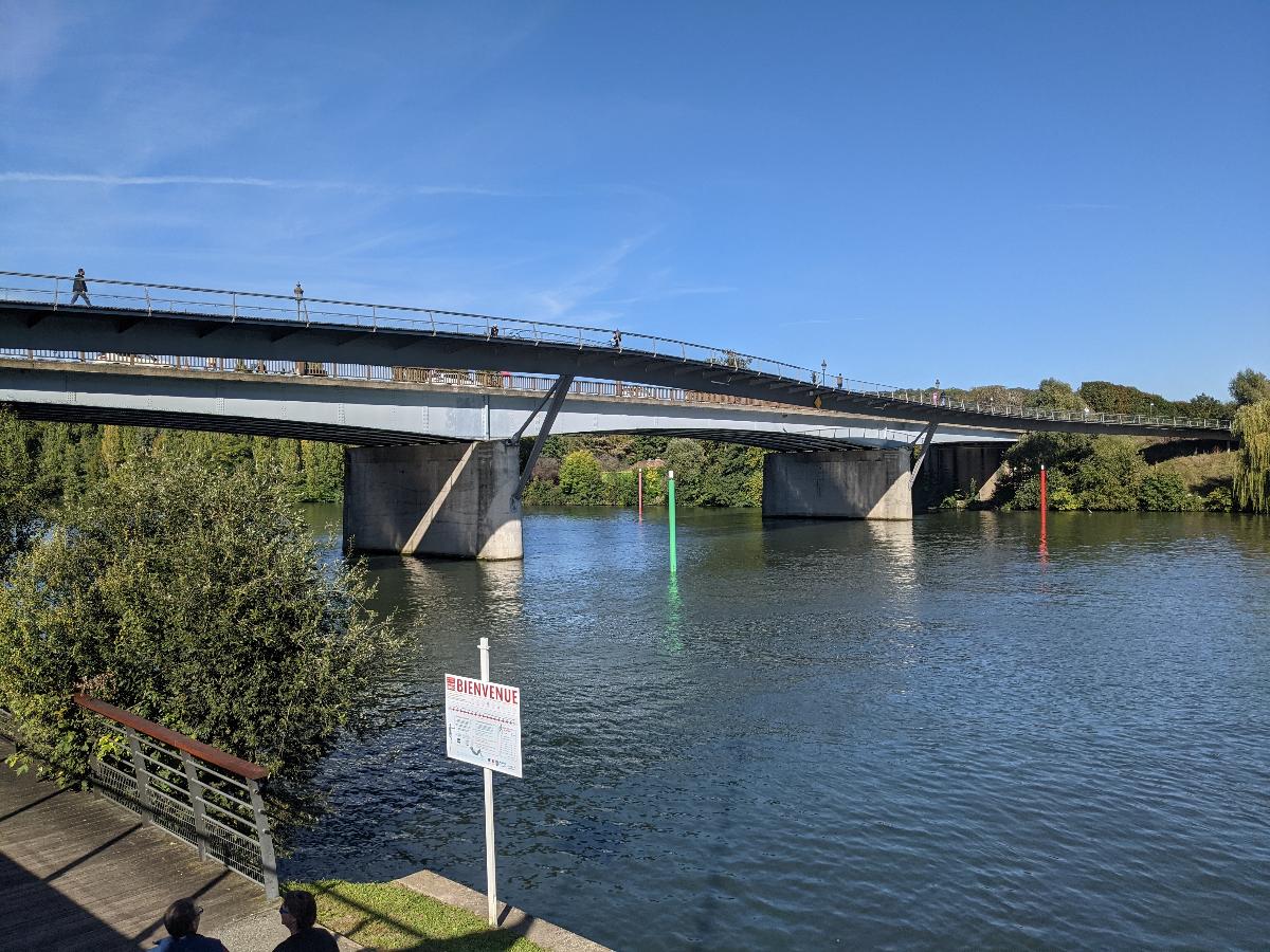 Geh- und Radwegbrücke Mantes-la-Jolie 
