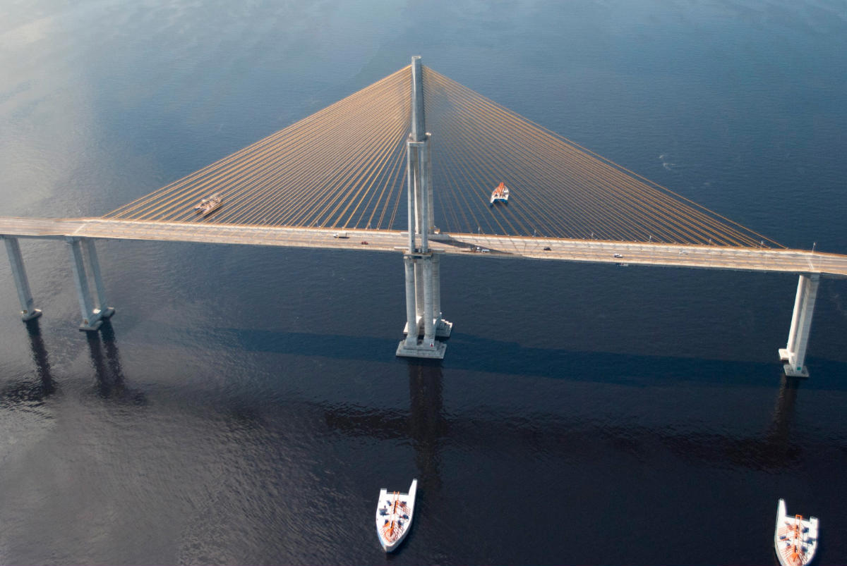 Pont sur le Rio Negro 