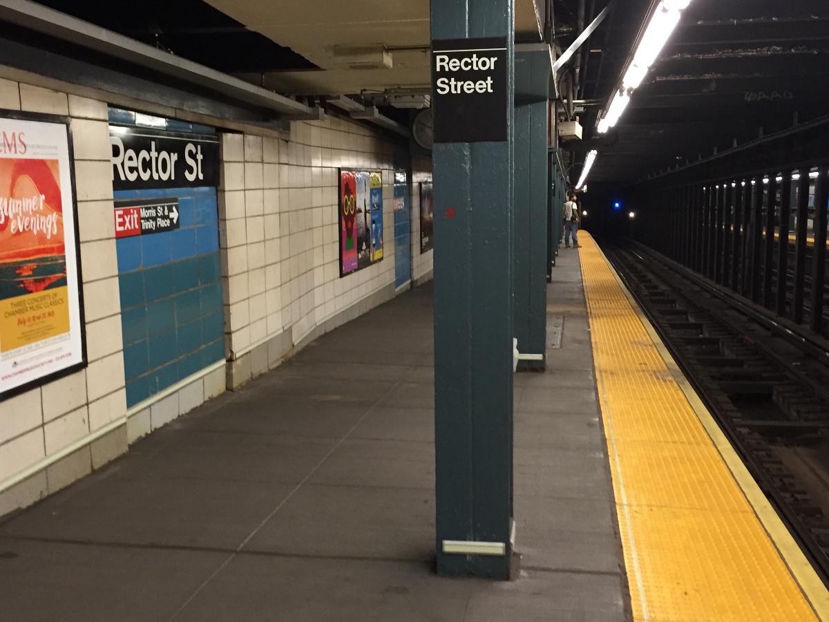 Uptown platform at Rector Street on the R 