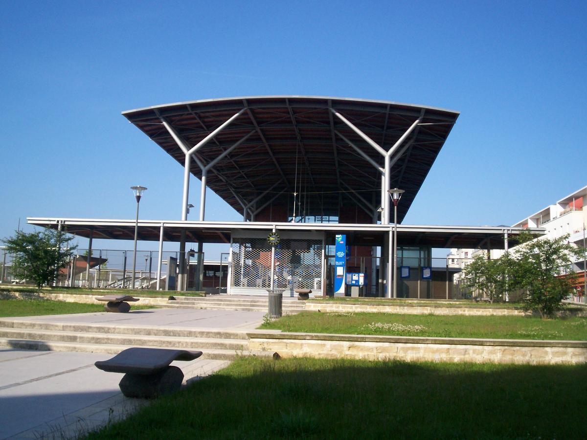 Saint-Ouen-l'Aumône - Liesse Railway Station 