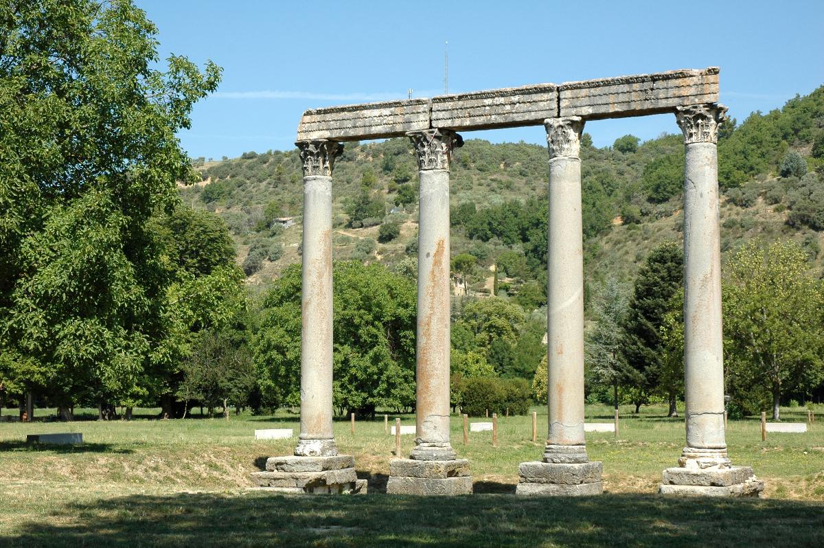 Temple d'Apollon à Riez 