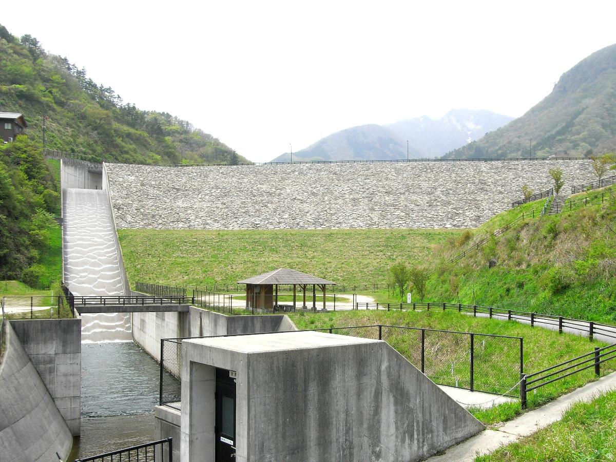 Senjozan Dam 
