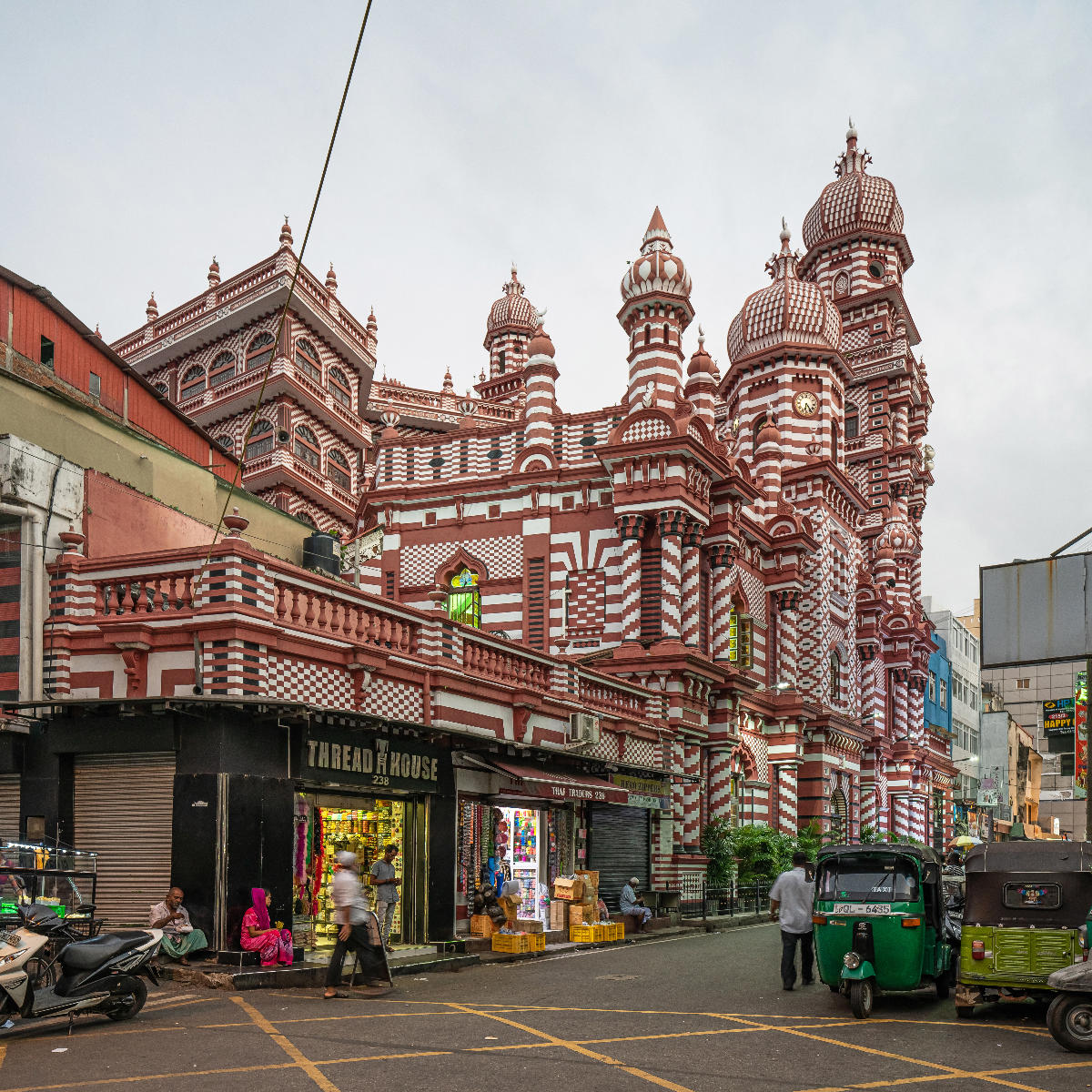 Jami Ul-Alfar Mosque in Colombo, Sri Lanka 