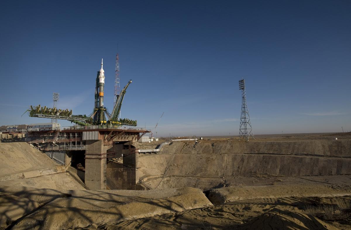 Parabolic antenna at the Baikonur Cosmodrome — in Baikonur City, Kazakhstan The Soyuz was scheduled to launch the crew of Expedition 19 and a spaceflight participant on March 26, 2009.