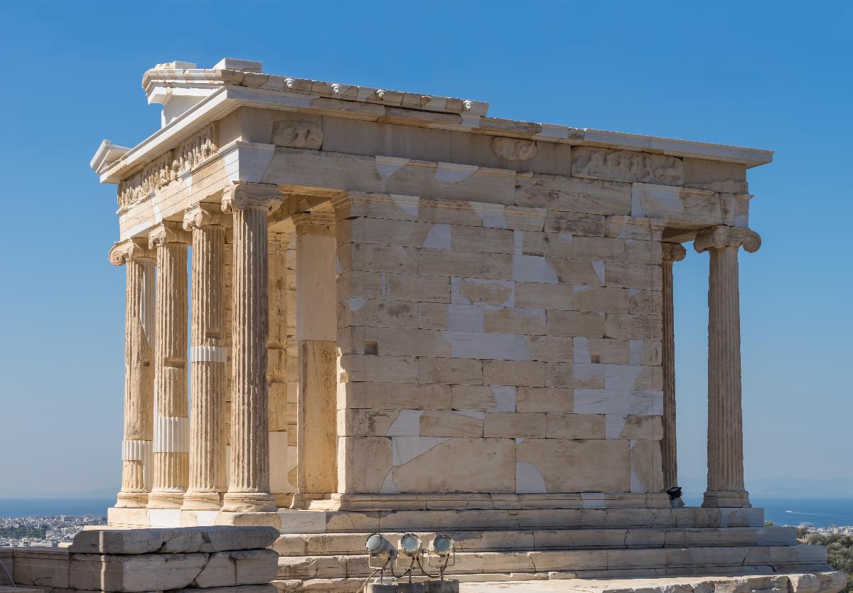 Le temple d'Athéna Nikè, vue des Propylées, Acropole, Athènes, Grèce 