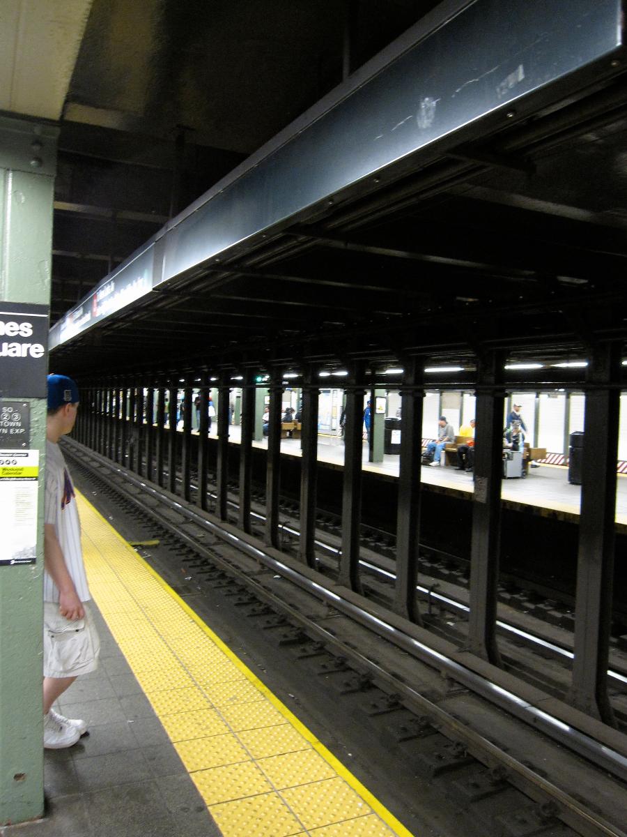 Times Square – 42nd Street Subway Station (Broadway – Seventh Avenue Line) 