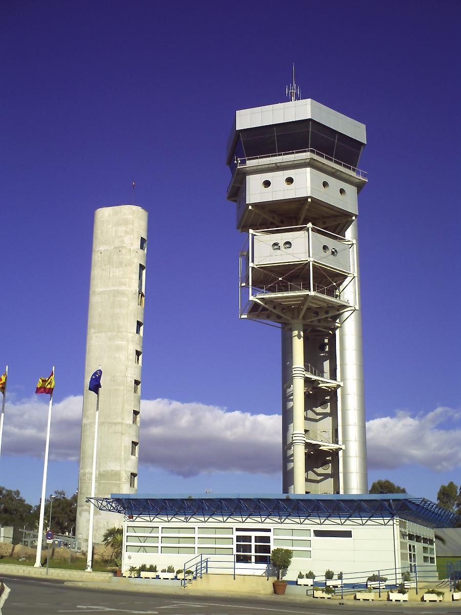 Kontrollturm am Flughafen Alicante 