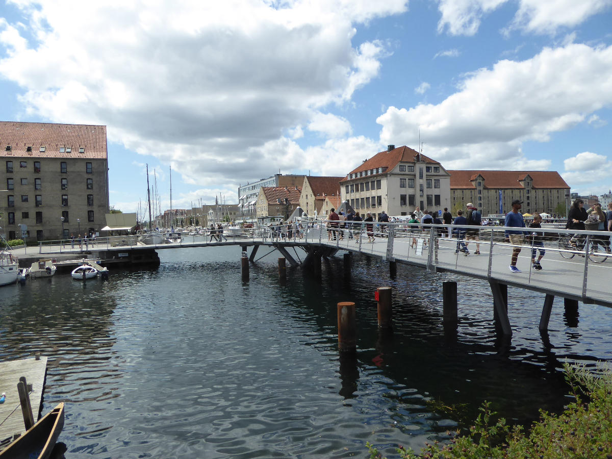 The southern and northern part of Trangravsbroen, a bridge with three legs, at Christianshavns Kanal in Copenhagen. 