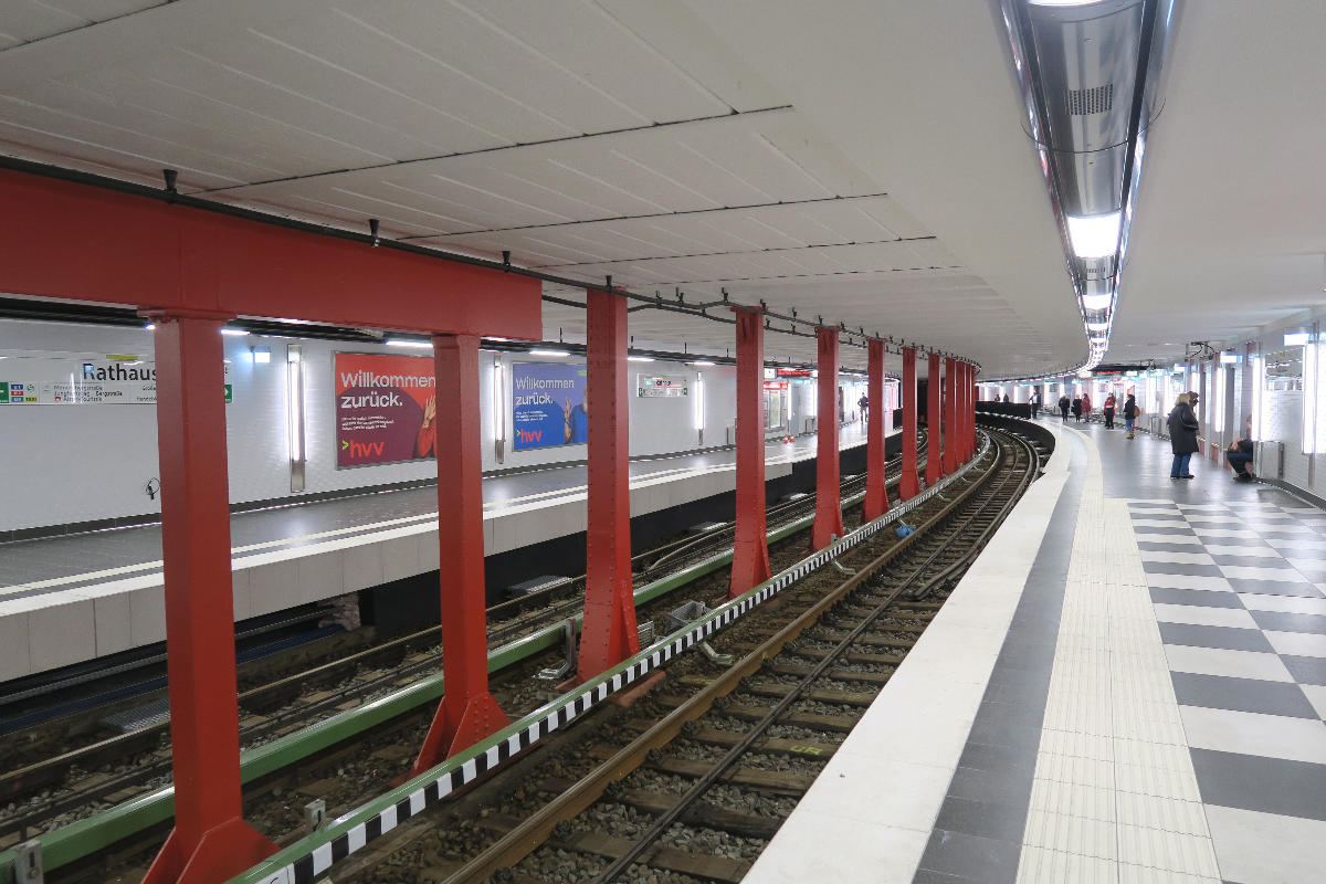 Rathaus Metro Station 
