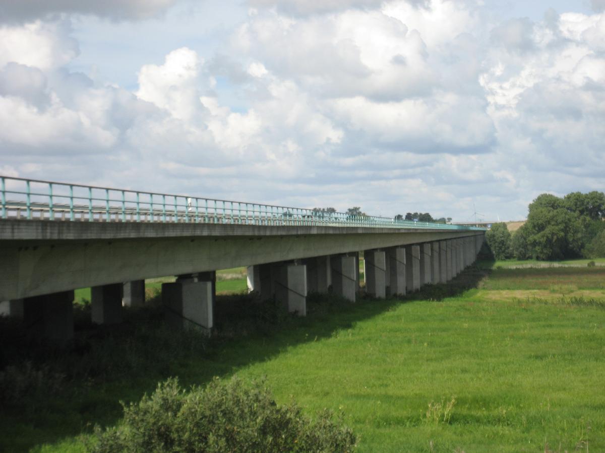 Ueckertalbrücke bei Rollwitz. 