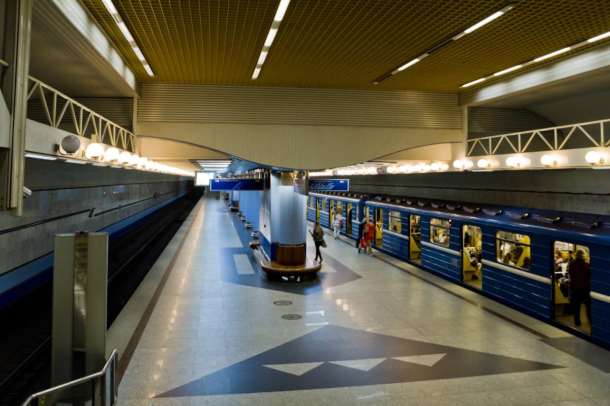 Metrobahnhof Uručča 