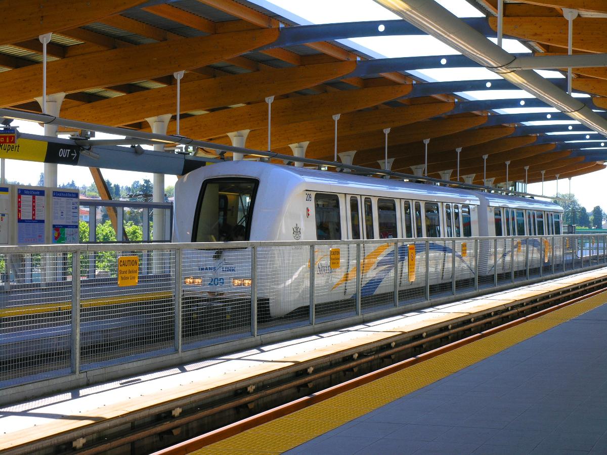 A train of Vancouver's Skytrain (Millenium Line) at Rupert station 