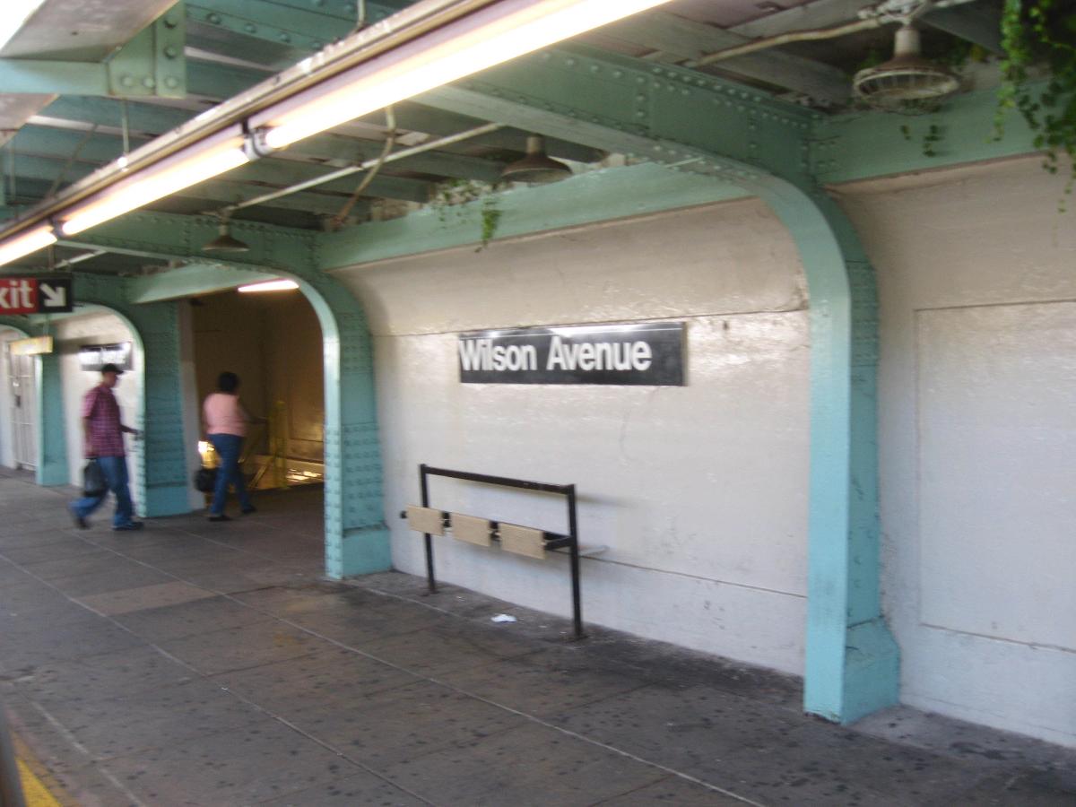 Wilson Avenue Subway Station (Canarsie Line) 